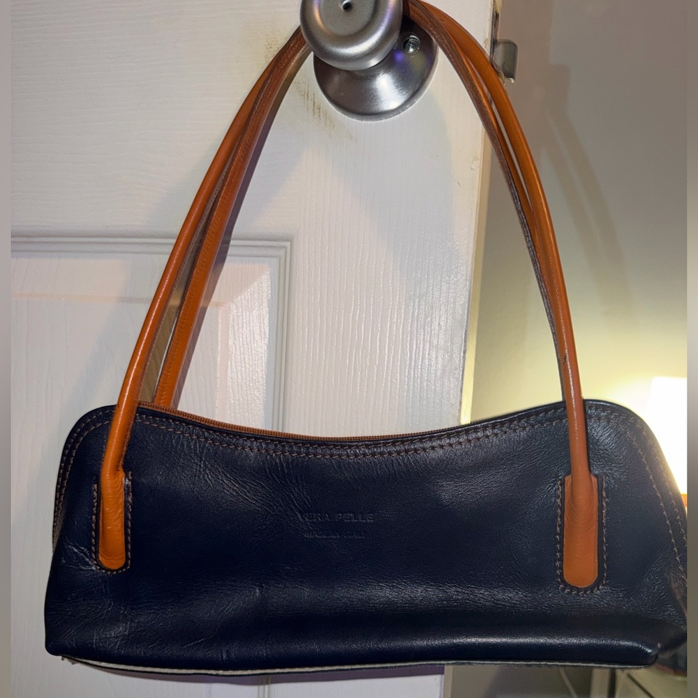 Vera Pelle Navy and Tan Leather Shoulder Bag